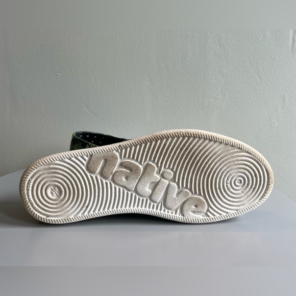 Native slip-ons. Tropical leaf print, monstera. Black green. Women’s size 6 - Picture 6 of 7